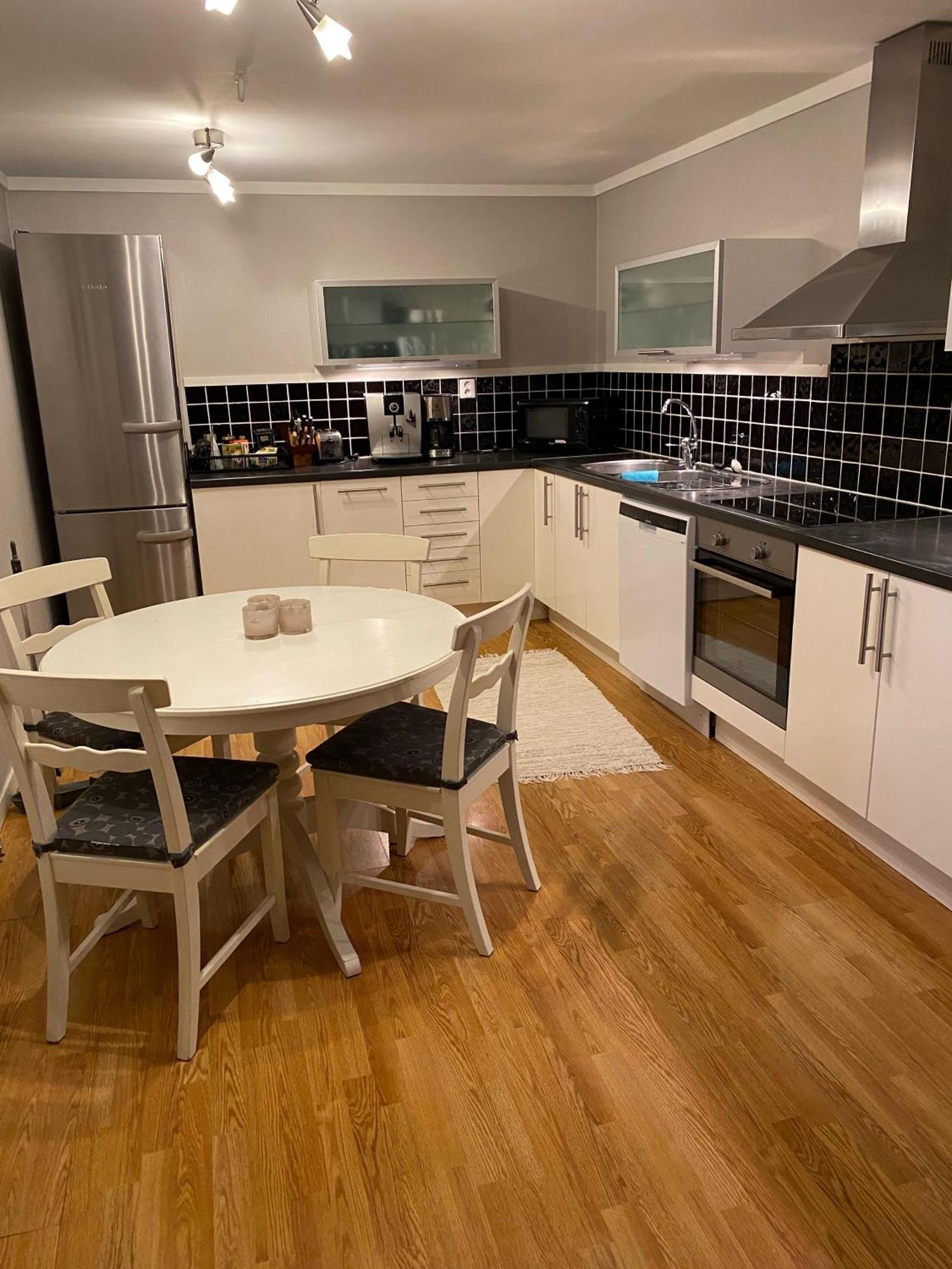 Oestravi Visby 2 Rok Stor Altan Apartment Luaran gambar